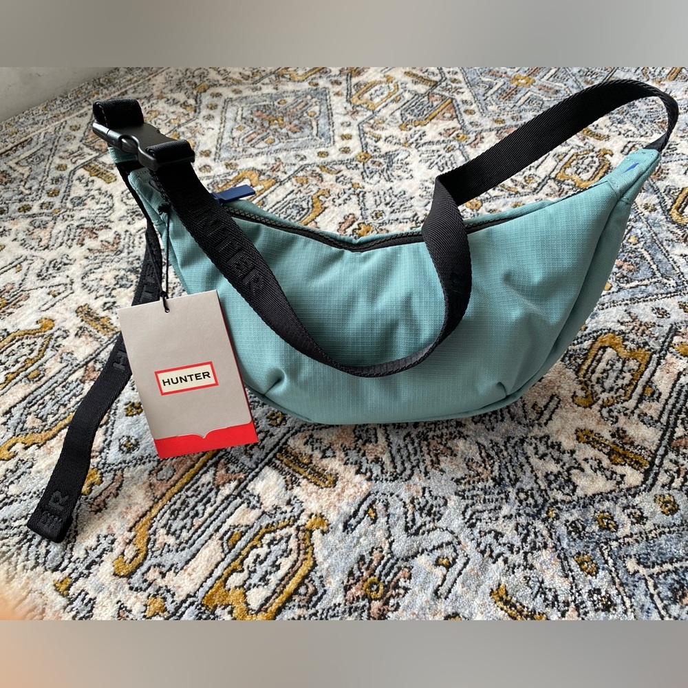 Hunter Crossbody Essential Bag